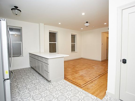 3rd image of 2912 Newtown Ave APT 2A