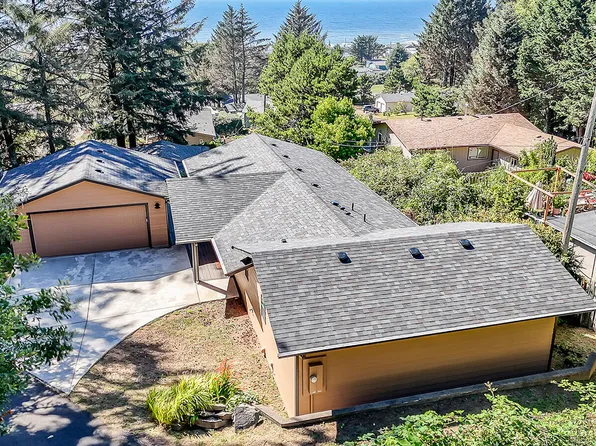 1076 King St, Yachats, OR 97498
