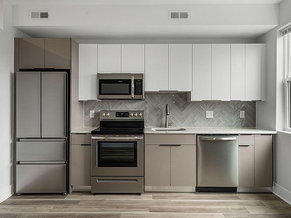 2nd image of 3745 Wallace St #6F