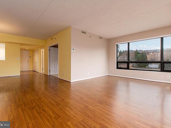 3rd image of 1100 Lovering Ave APT 214
