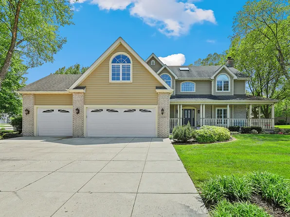 1100 Cornwallis Ln, Munster, IN 46321