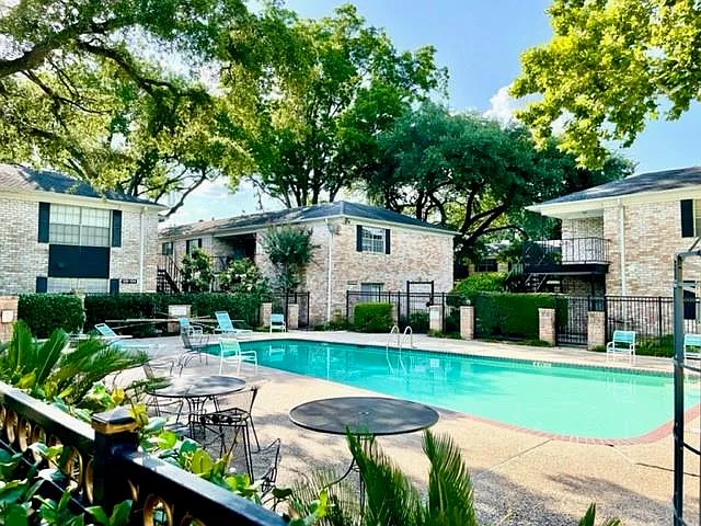 7900 Westheimer Rd #117 — Photo 21