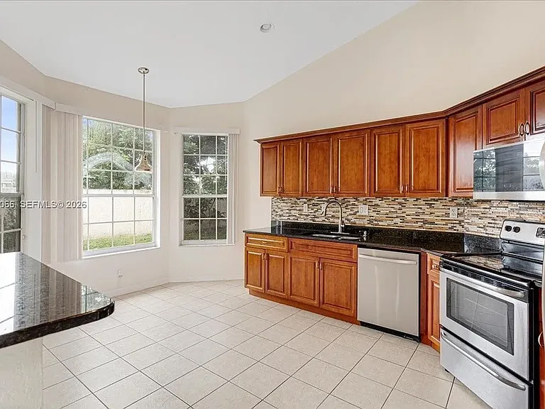 7620 S Aragon Blvd — Photo 7