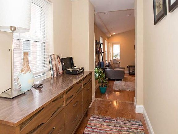 2nd image of 318 Dickinson St #2