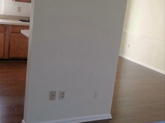 Living rm to dining/kitchen