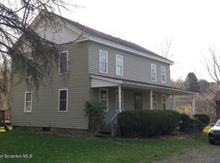 12 Ball Rd, Jermyn, PA 18433