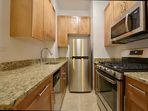 5th image of 405 E 54th St APT 1Q