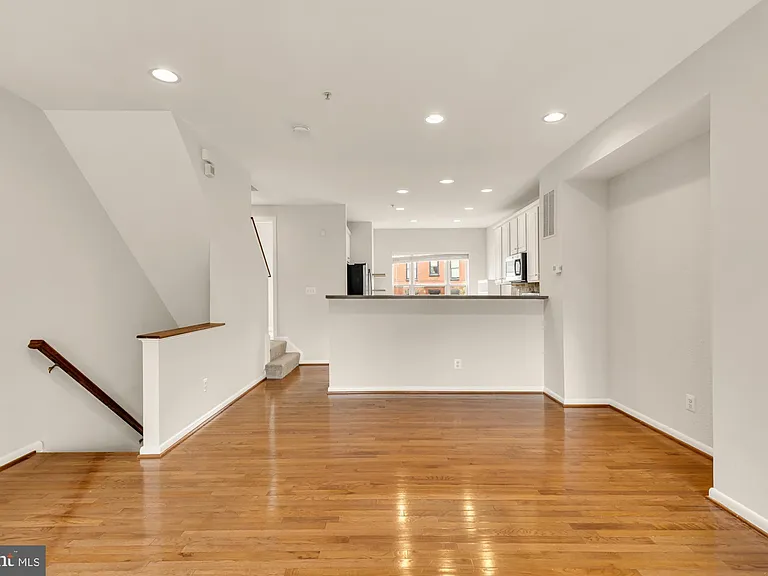 1227 V St NW — Photo 14