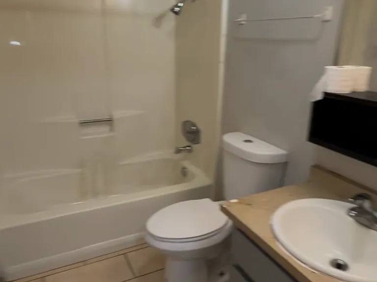 2428 Statz St #B — Photo 8