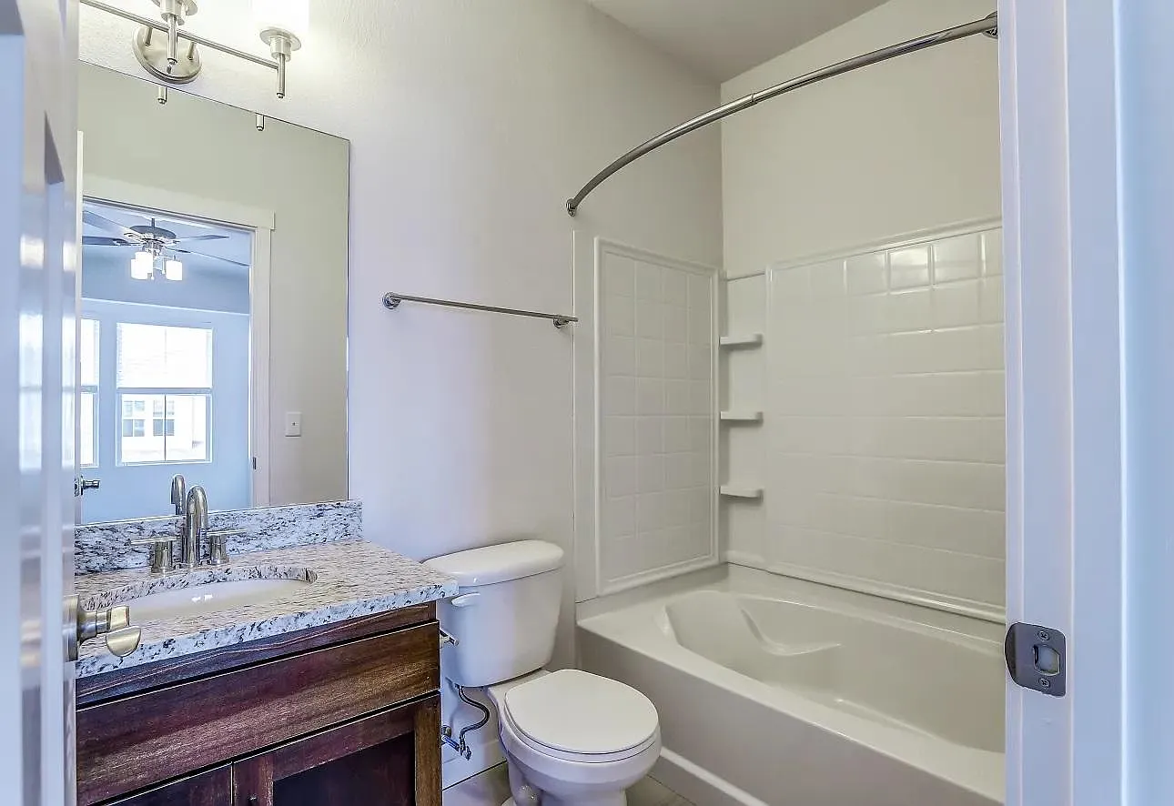 West End Apartments — Photo 4