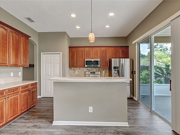5th image of 86350 Meadowwood Dr