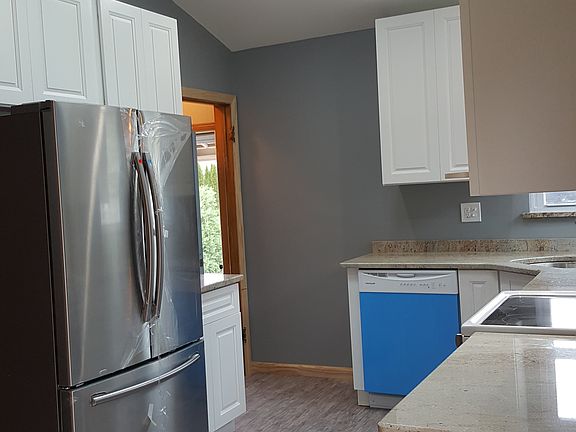 5th image of 28455 Elmira St