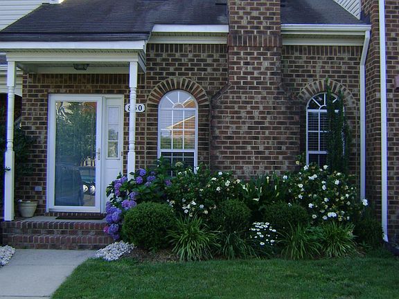2nd image of 850 Southlake Cir
