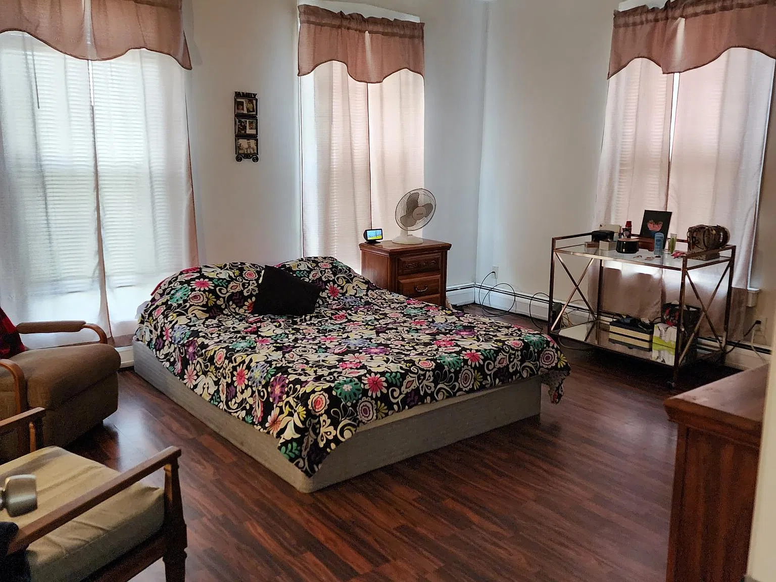 4 bed, 1500 sqft, $2,400 — Photo 3