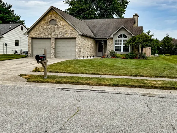 11437 Cherry Blossom Dr E, Fishers, IN 46038