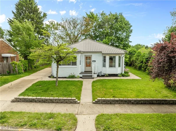 1640 Cherry Ave NE, Canton, OH 44714