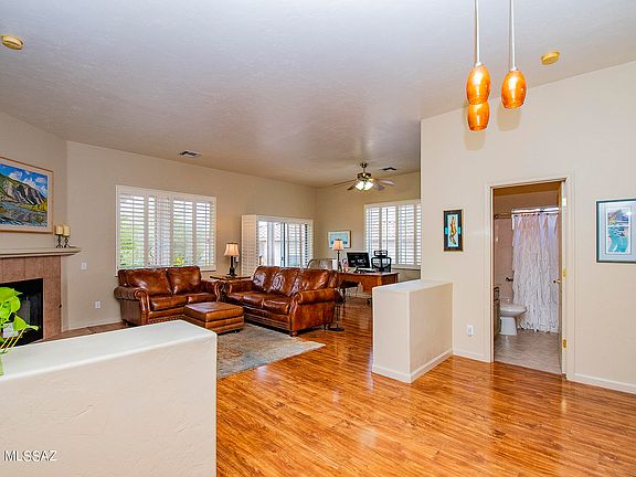 4th image of 1457 W Carmel Pointe Dr