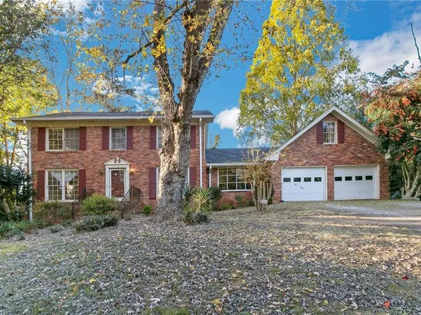 4307 Cedar Wood Dr SW, Lilburn, GA 30047