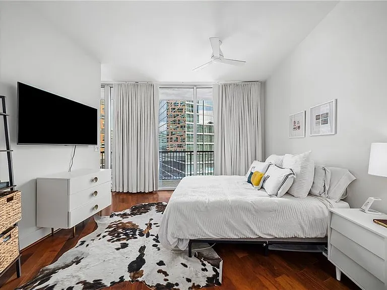 1080 Peachtree St NE #1306 — Photo 16