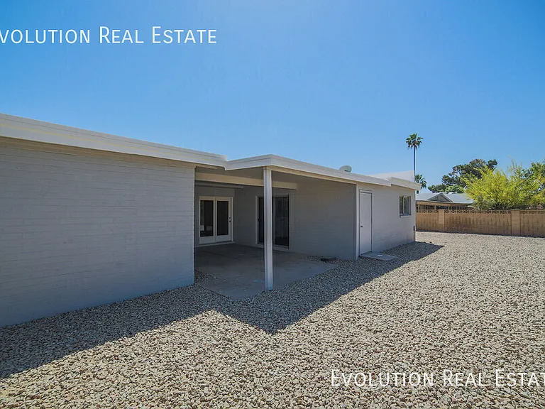 2110 S Shannon Dr — Photo 24