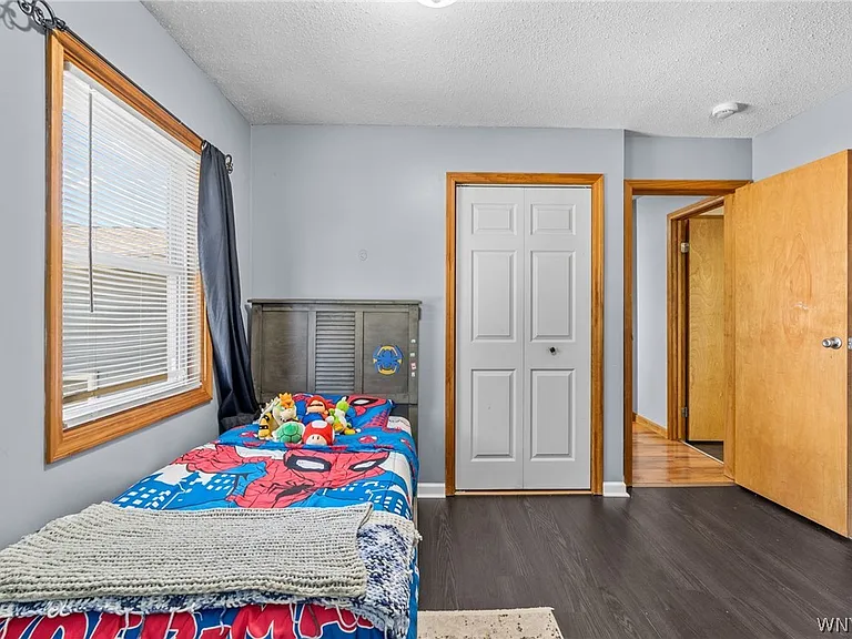 114 Flohr Ave — Photo 20