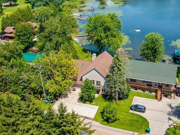 2530 Wallace Lake ROAD, West Bend, WI 53090