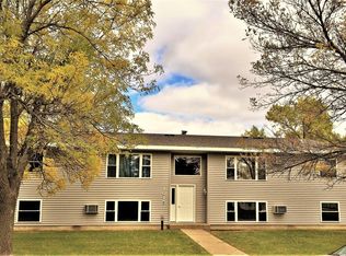 1015 6th St SE APT 102, Valley City, ND 58072