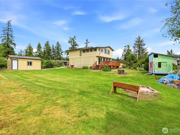 840 Wolverine Place, Camano Island, WA 98282