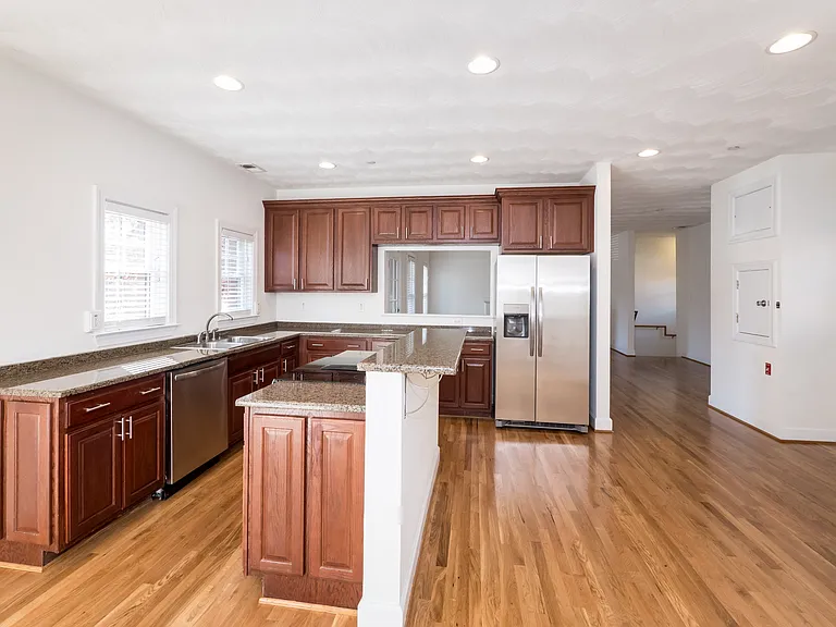 915 Colley Ave #A — Photo 15