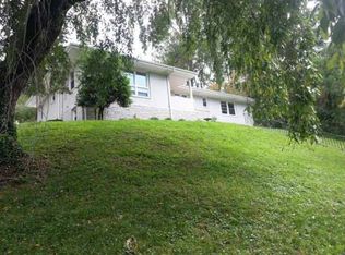 3710 Londonderry Dr SW, Roanoke, VA 24014