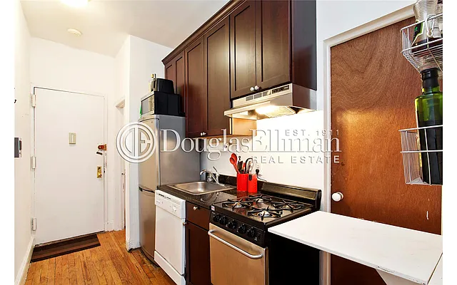 Rented by Douglas Elliman | media 53