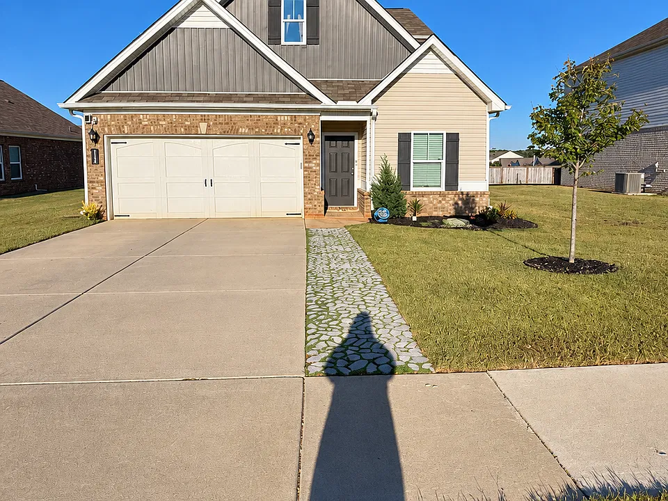 218 Fairbrook Dr