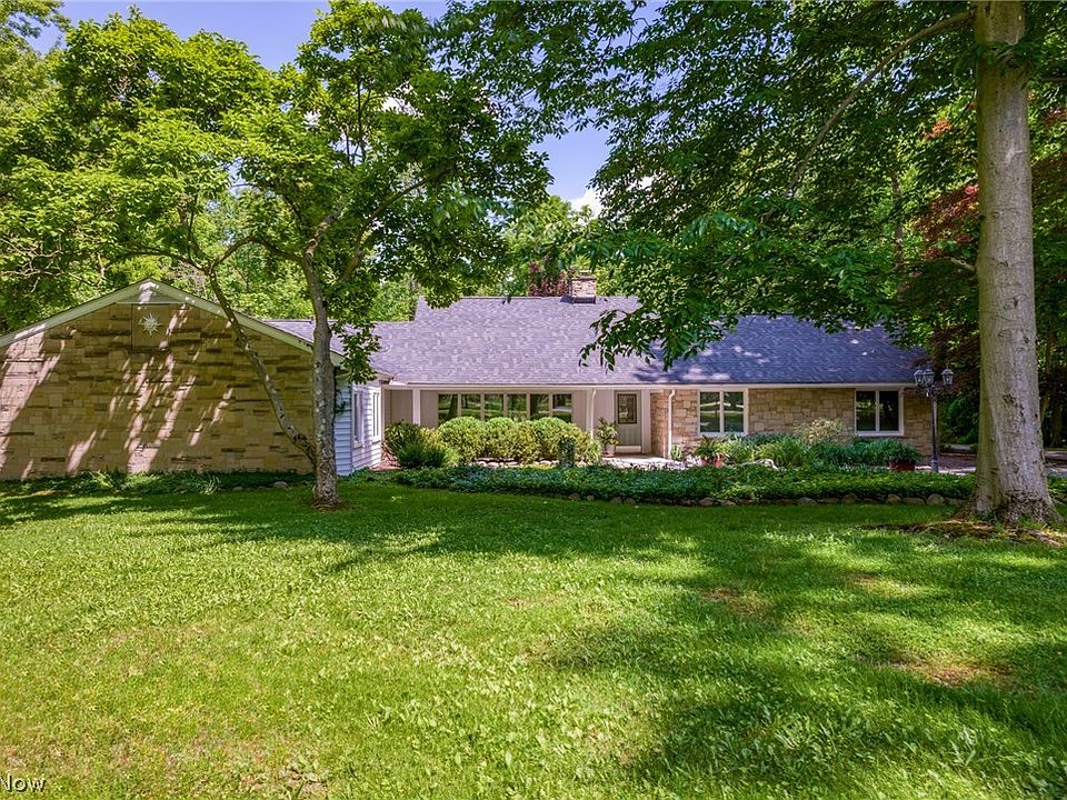 1st image of 235 Meadowood Ln