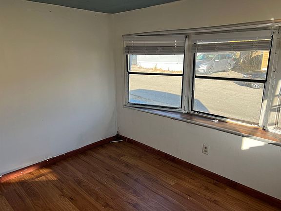 4th image of 106 E Jefferson St Lot 116