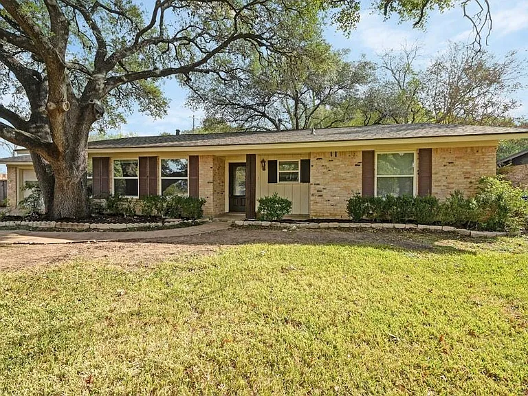 5903 Highland Hills Dr — Photo 32
