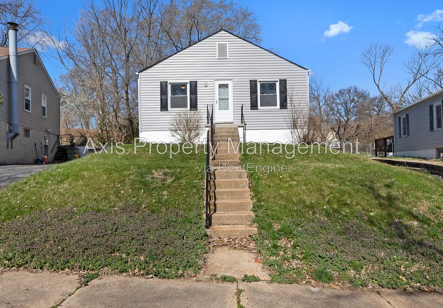 2 bed, 1.0 bath, 784 sqft, $1,250 — Photo 1