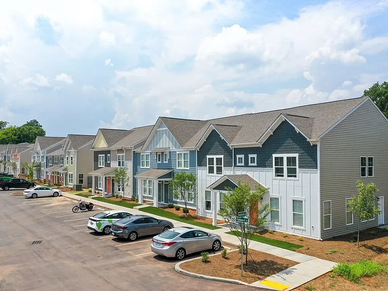 Chandler Commons — Photo 3