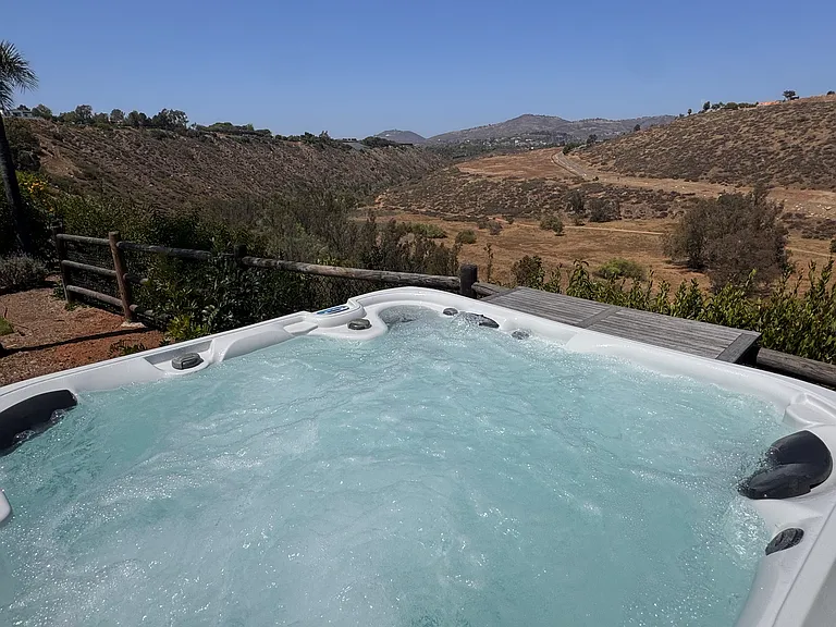 Unwind after a long day in the refreshing jacuzzi-spa with big views overlooking the canyon.