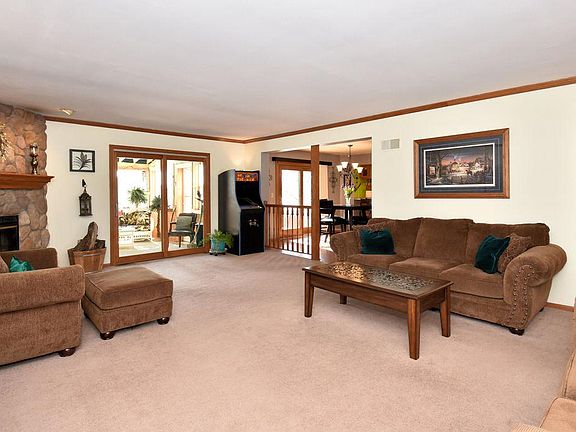 4th image of 9311 S Oak Creek Ct