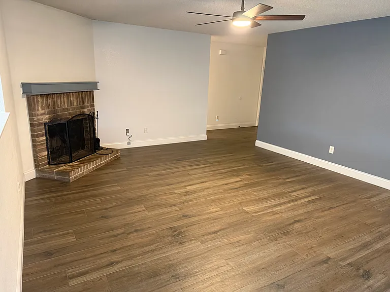 701 Pickwick Ln — Photo 4