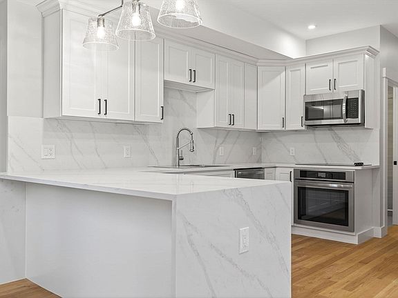 2nd image of 60 Stanley St #101