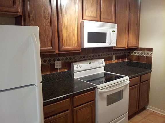 2nd image of 5252 Brook Ct