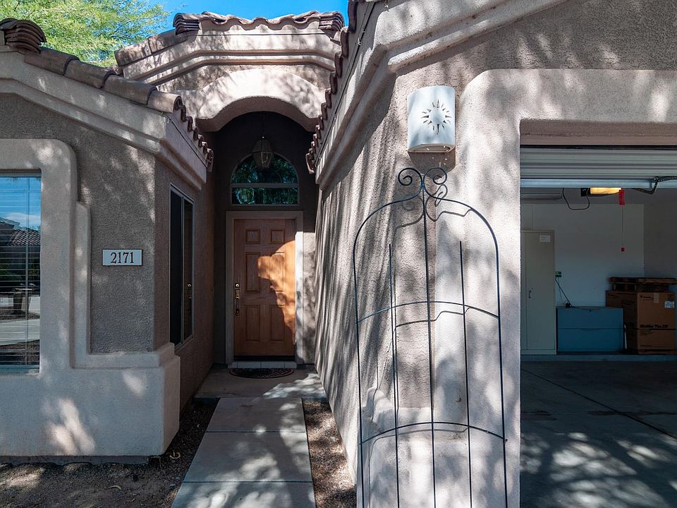 main entrance, kitchen nook on left