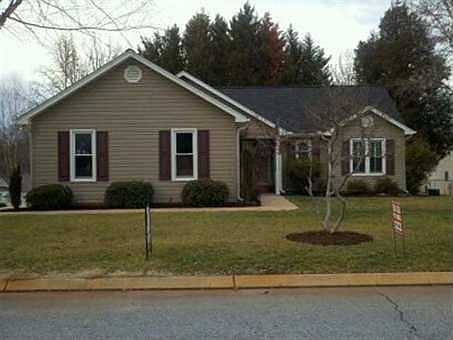 1st image of 242 Waterbury Ct