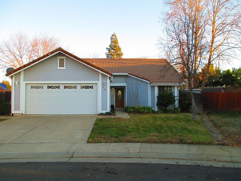 1st image of 925 Spyglass Ct