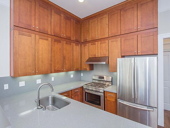 2nd image of 614 Haight St #A