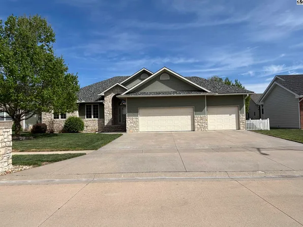 1109 Forest Ct, McPherson, KS 67460