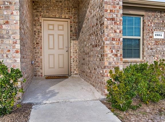 3rd image of 1804 Arbordale Way