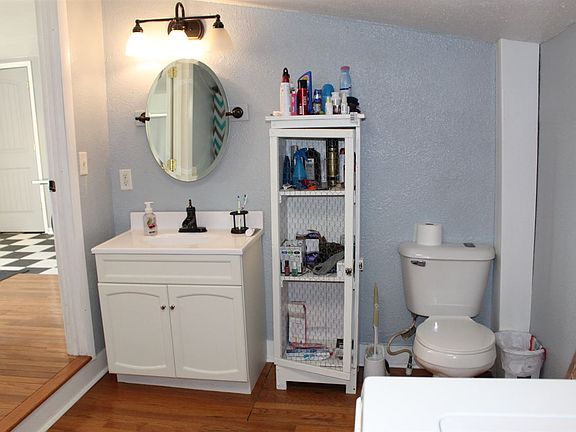 5th image of 1225 E 18th St