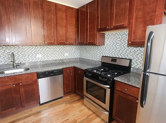2nd image of 4425 N Wolcott Ave #A4